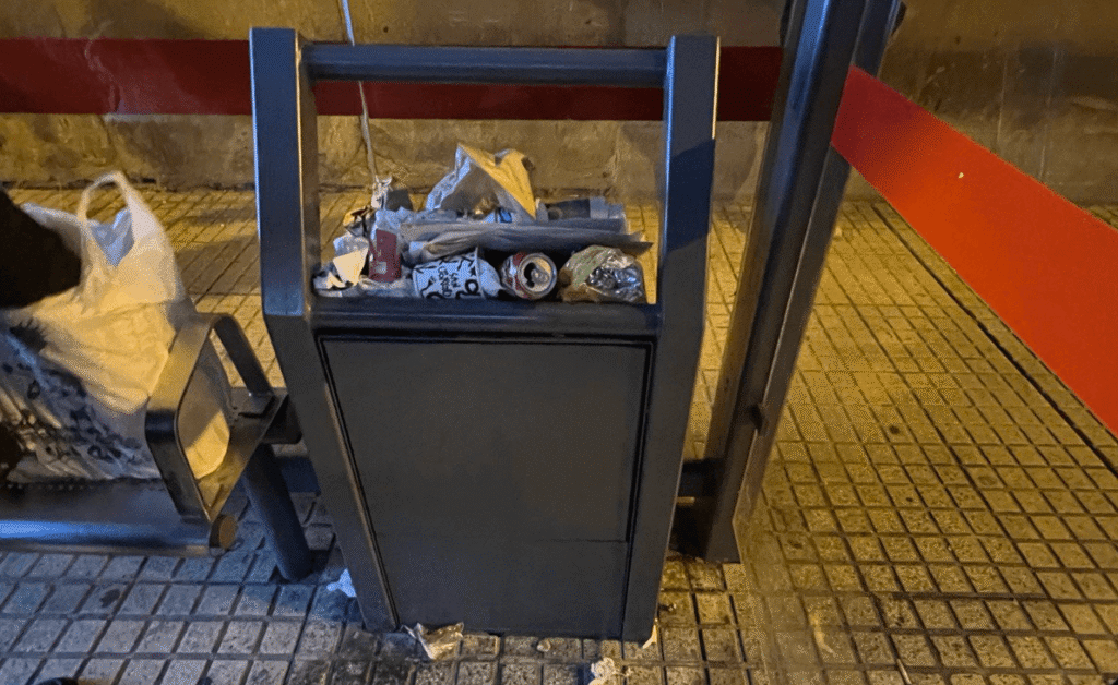 Marquesina con apoyo sucio