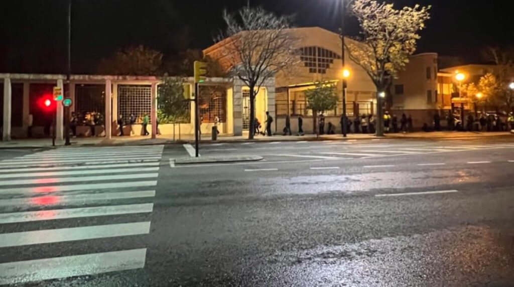 Fila del bus de Plaza 501
