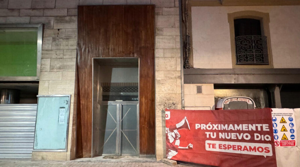 Supermercado Dia en la ciudad de Zaragoza en la calle Cinco de Marzo